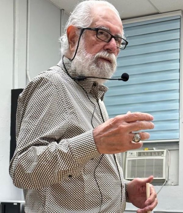 Dr. Guillermo Feo García